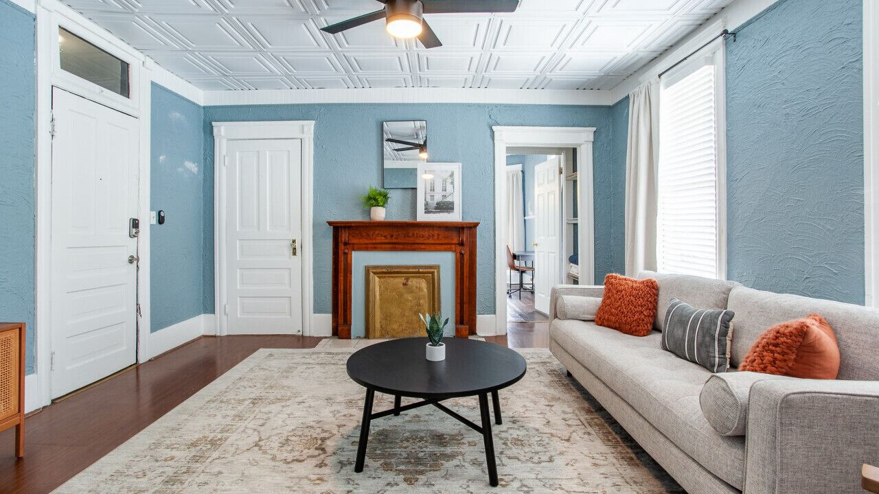 Photo of Livingroom in Knoxville