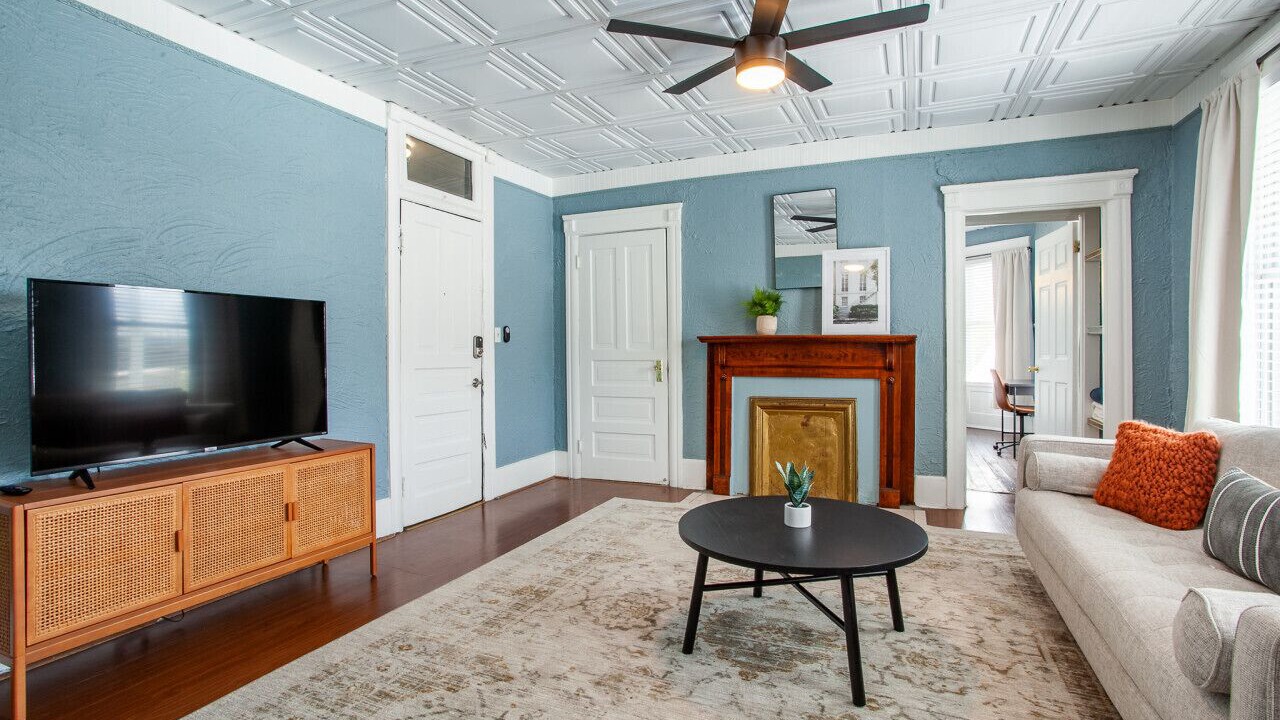 Photo of Livingroom in Knoxville