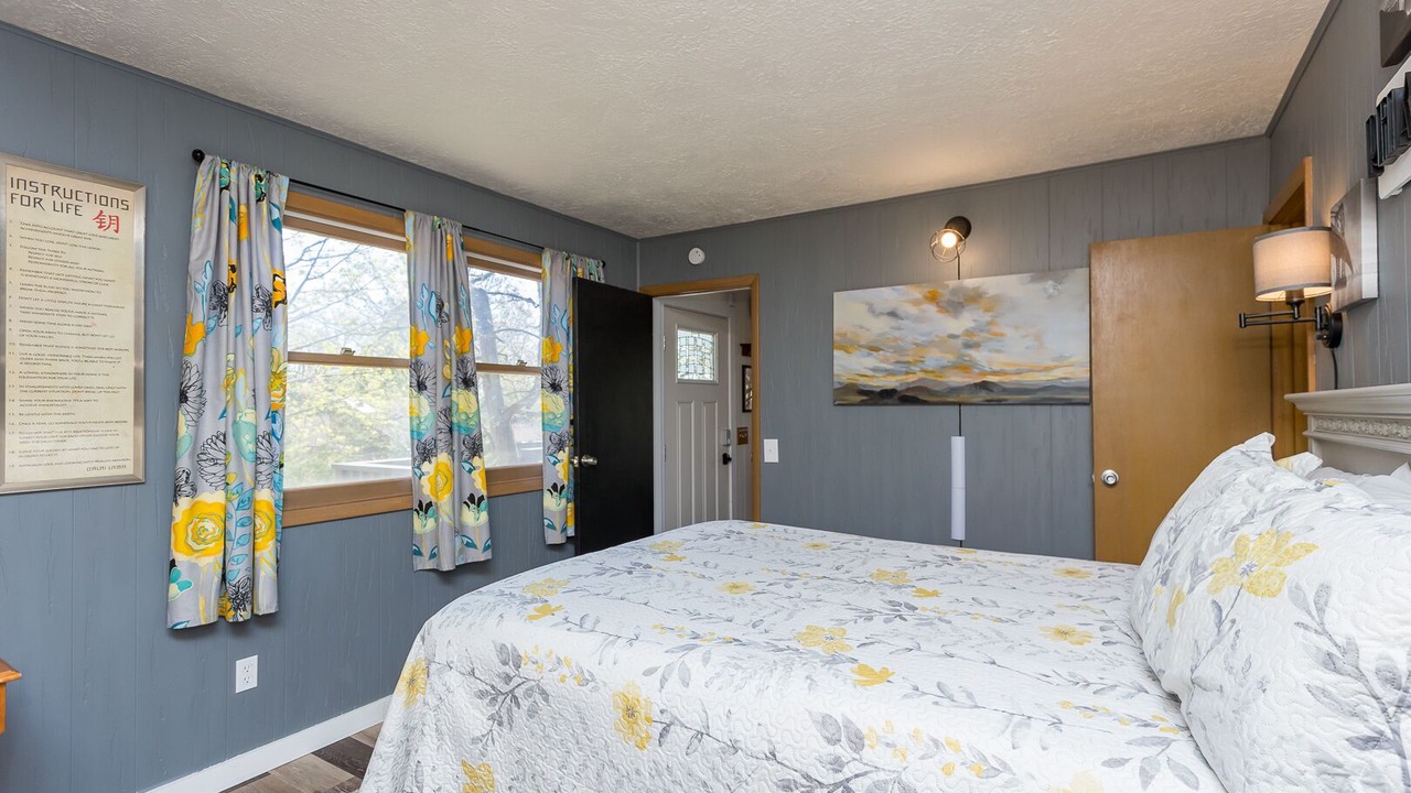 Photo of Bedroom in Massanutten