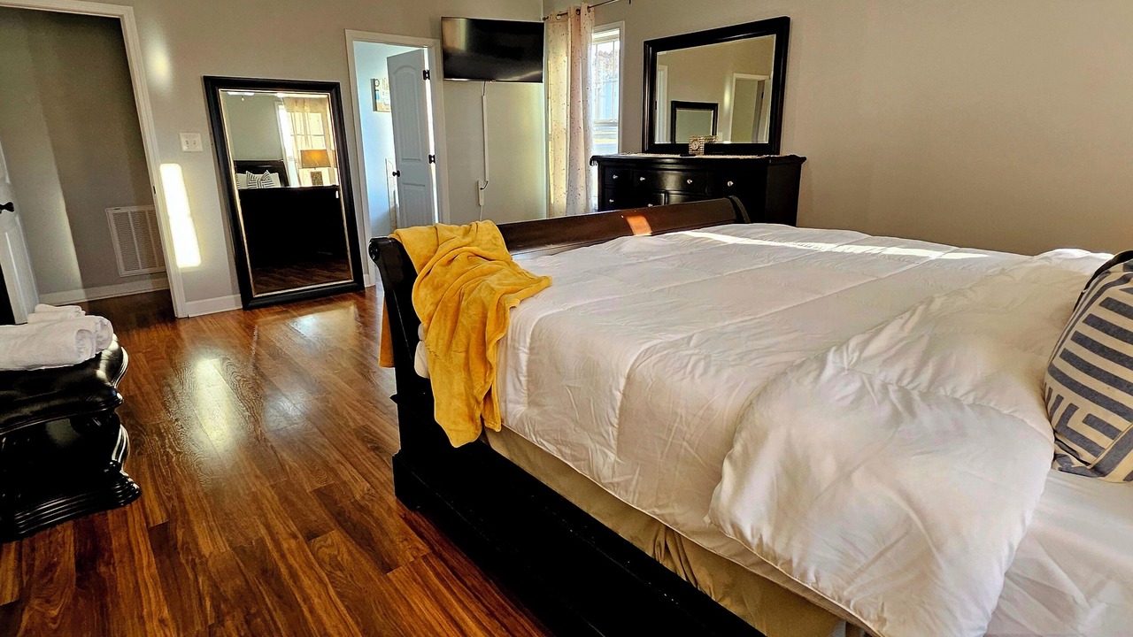 Photo of Bedroom in Olivia