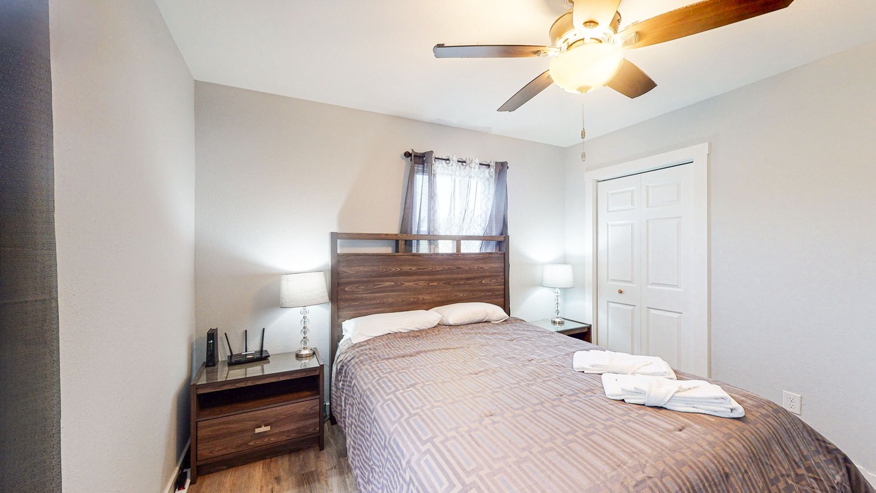 Photo of Bedroom in Waves