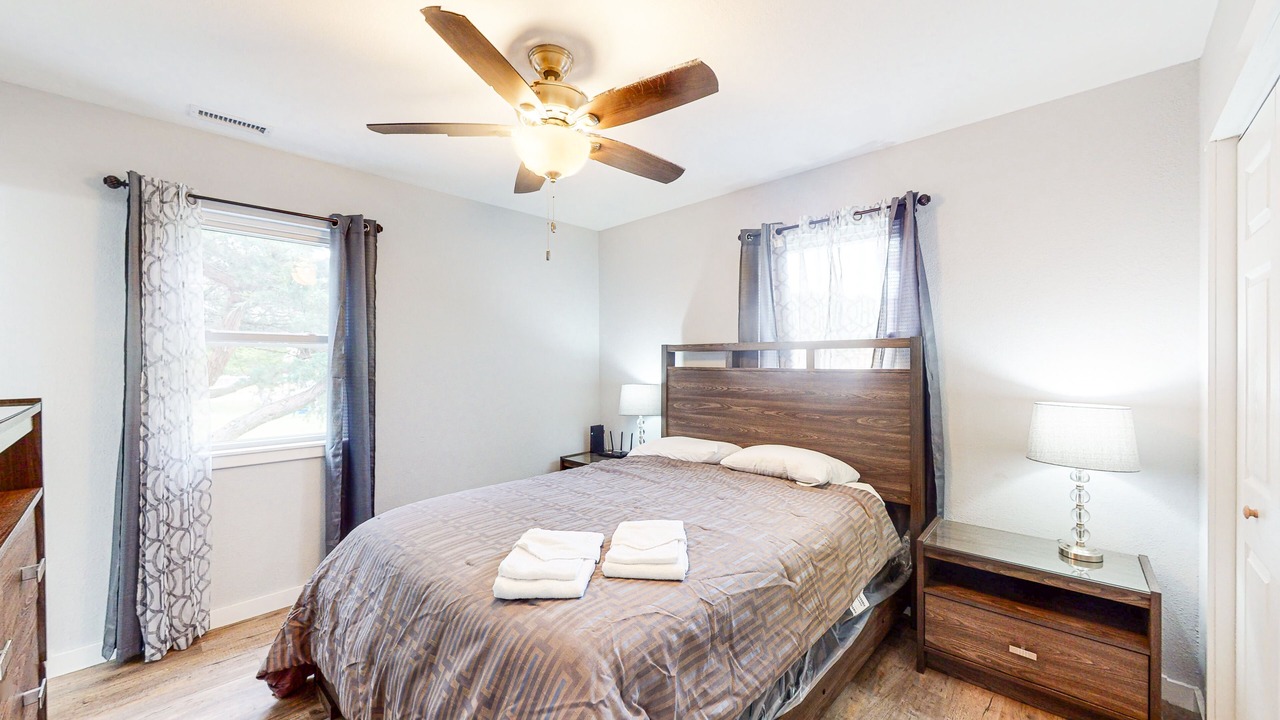 Photo of Bedroom in Waves