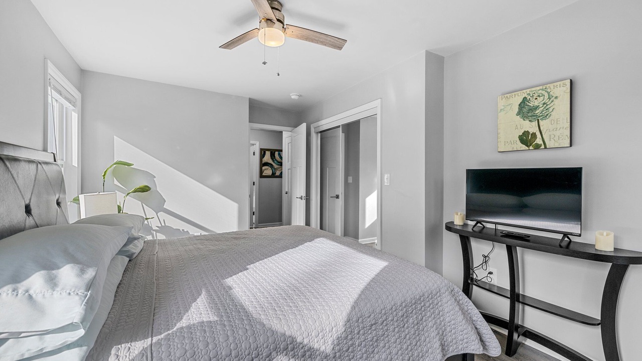 Photo of Bedroom in Hendersonville