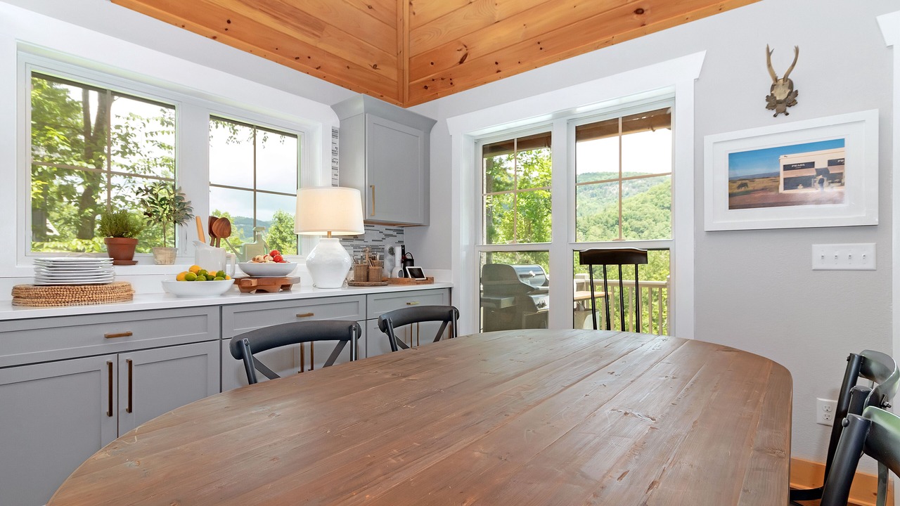 Photo of Livingroom in Bear Lake Reserve