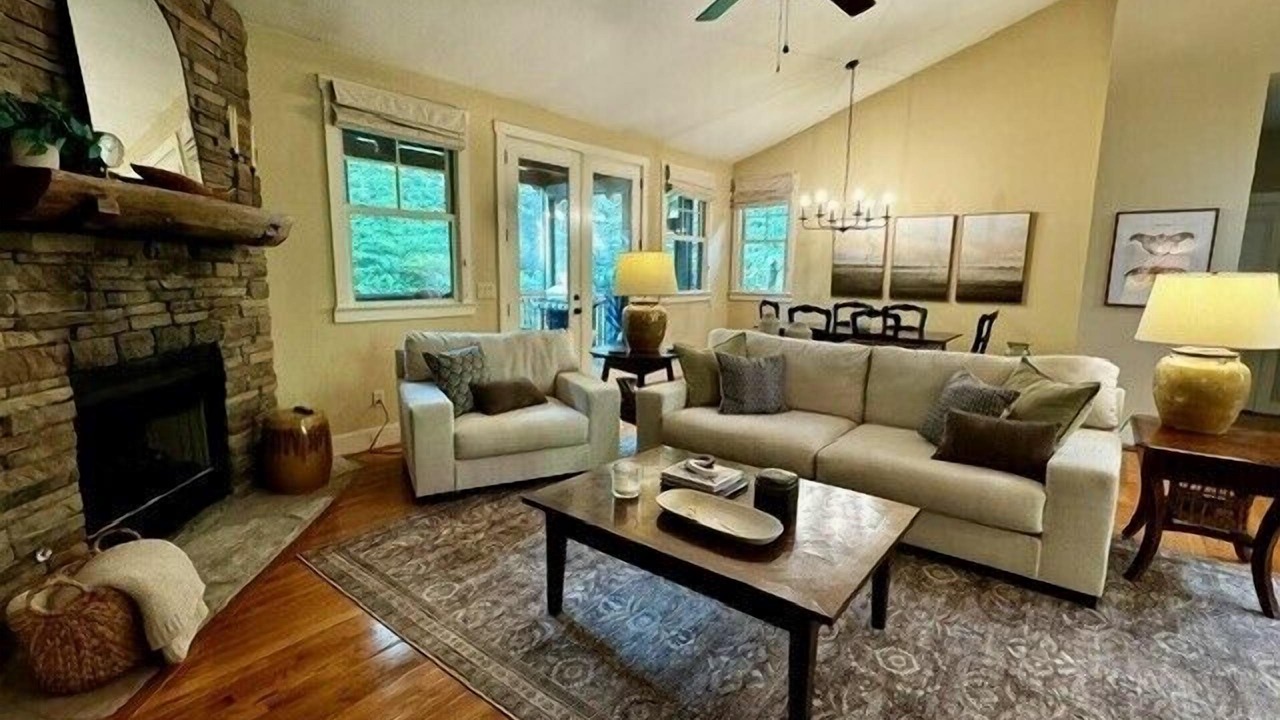 Photo of Livingroom in Bear Lake Reserve
