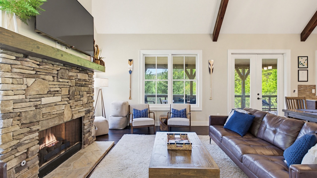Photo of Livingroom in Bear Lake Reserve