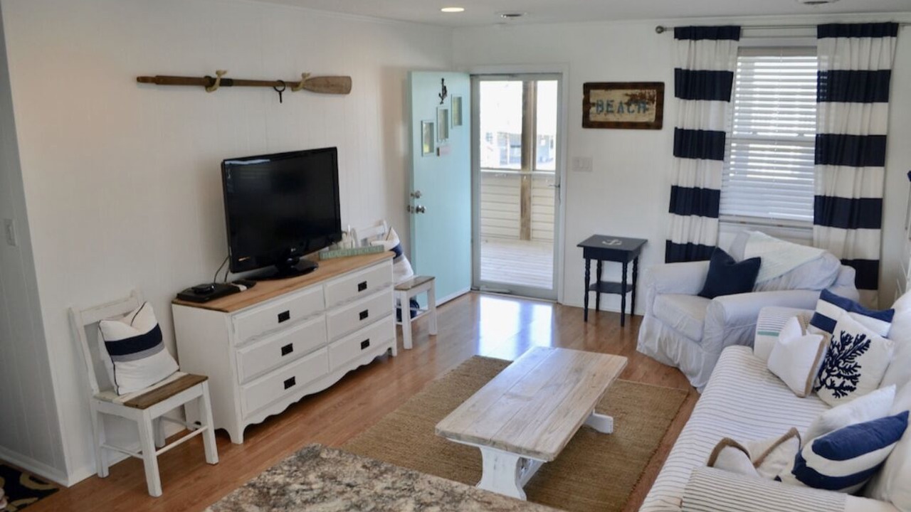 Photo of Livingroom in Kill Devil Hills