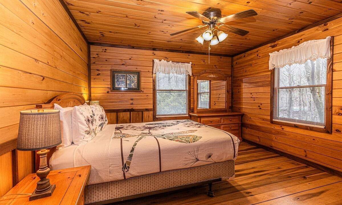 Photo of Bedroom in Bryson City