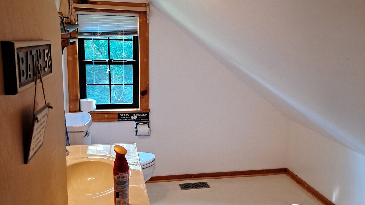 Photo of Bathroom in Lerona
