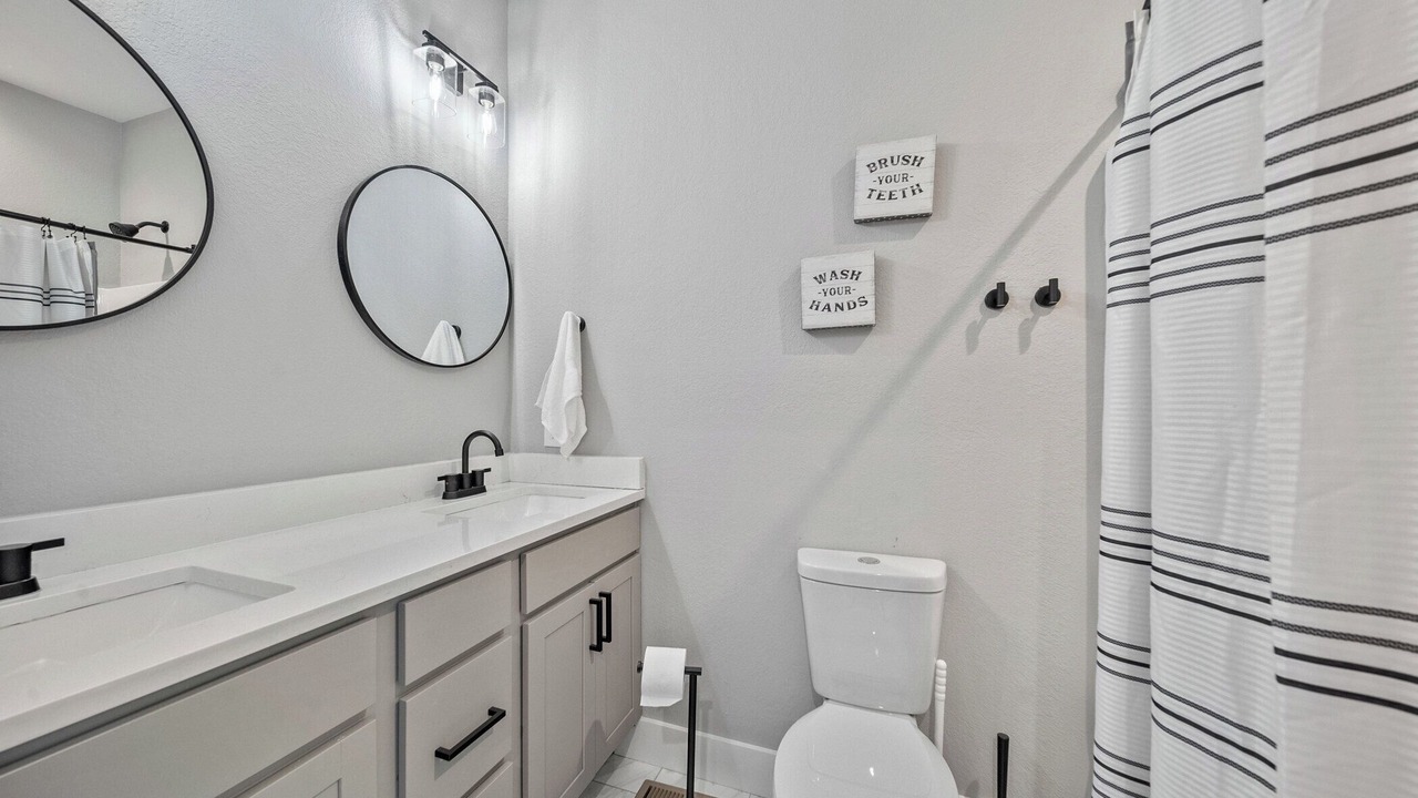 Photo of Bathroom in La Follette