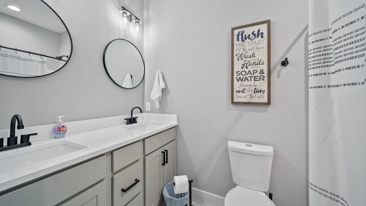 Photo of Bathroom in La Follette