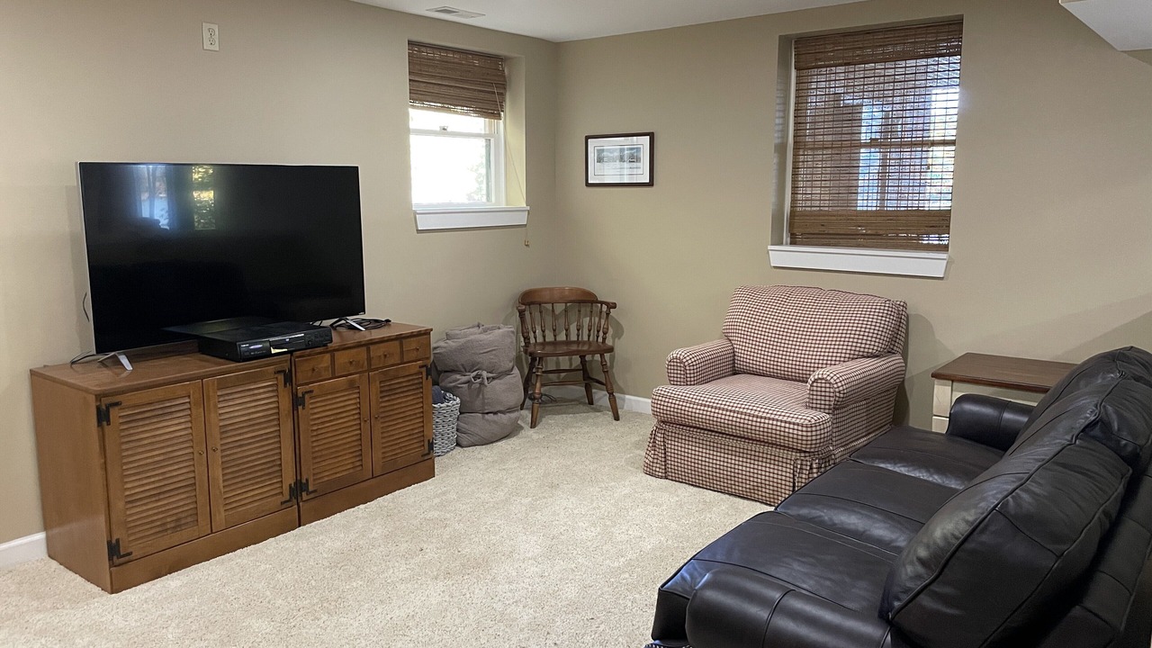 Photo of Livingroom in Saluda