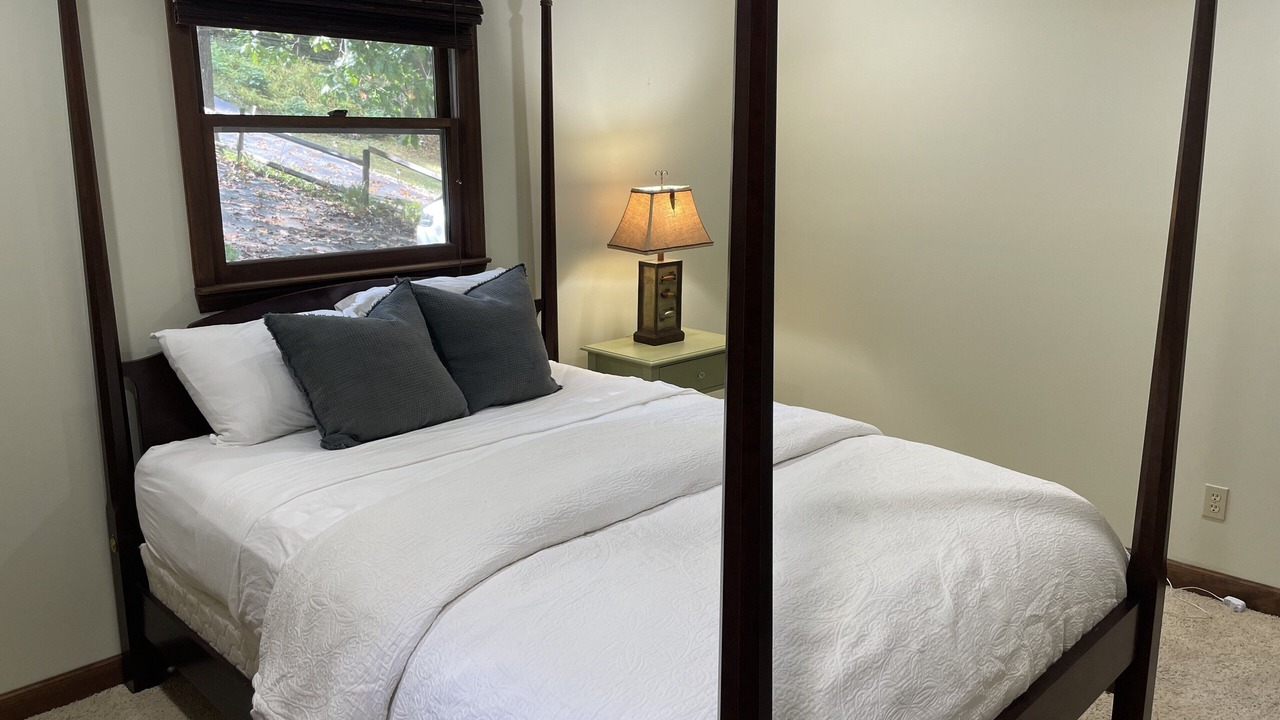 Photo of Bedroom in Saluda