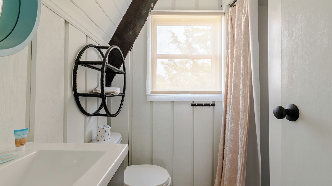 Photo of Bathroom in Wimble Shores