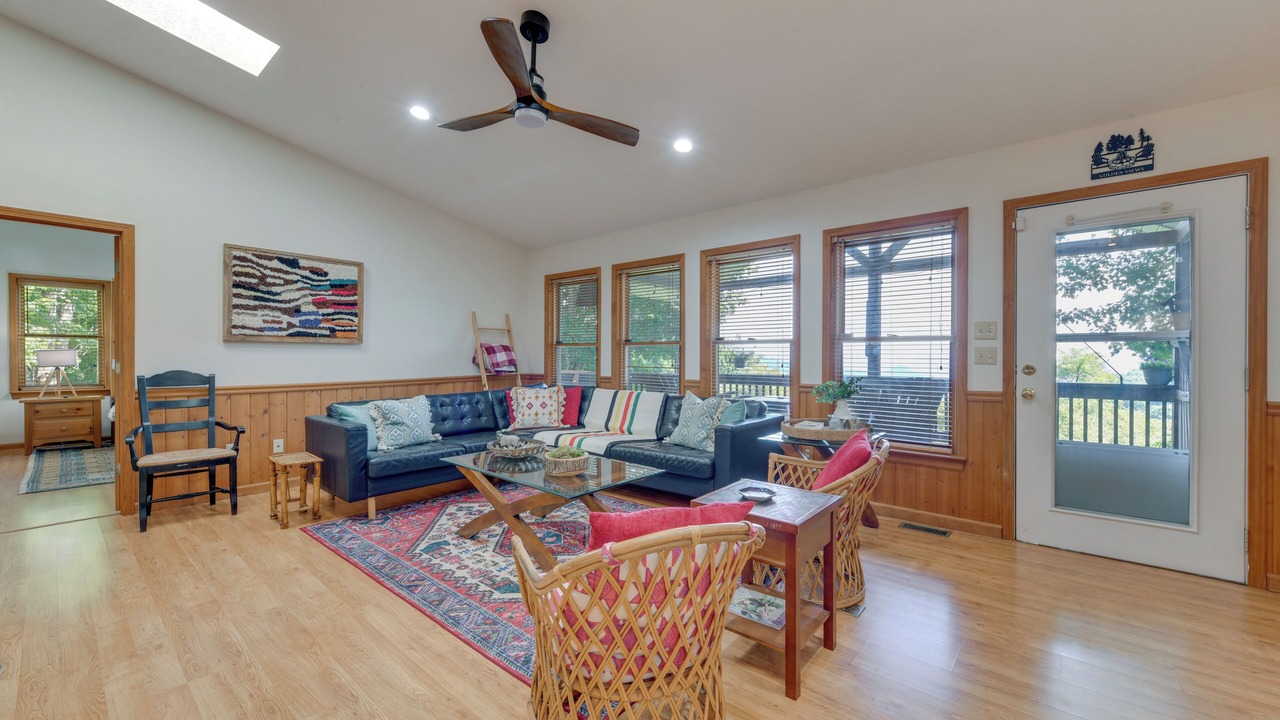 Photo of Livingroom in Waynesville