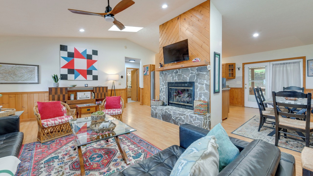 Photo of Livingroom in Waynesville