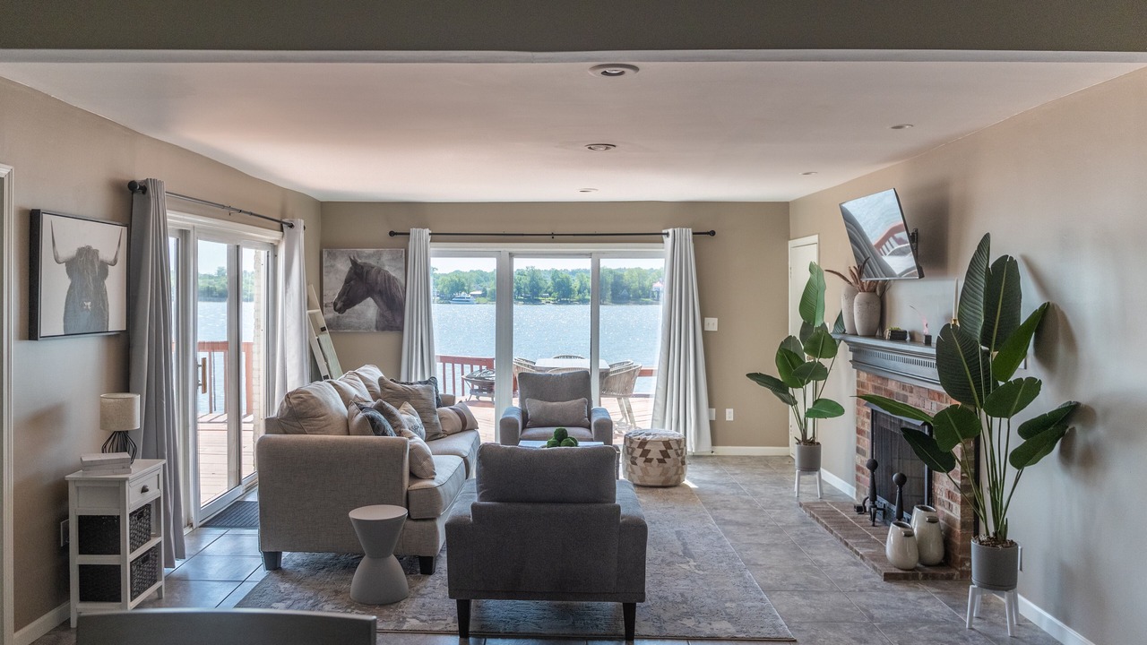 Photo of Livingroom in Utica