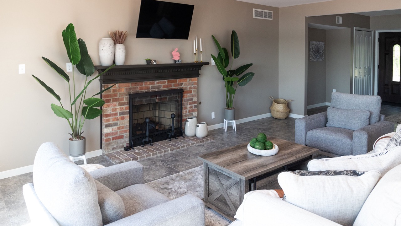 Photo of Livingroom in Utica