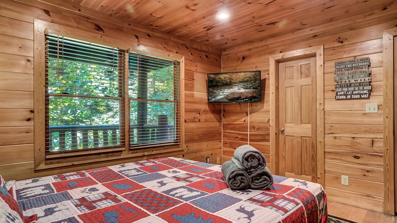 Photo of Bedroom in Wears Valley