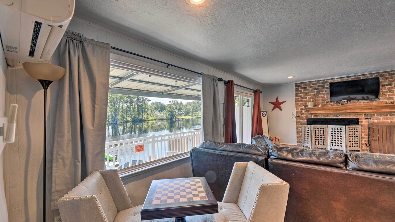 Photo of Livingroom in Brices Creek
