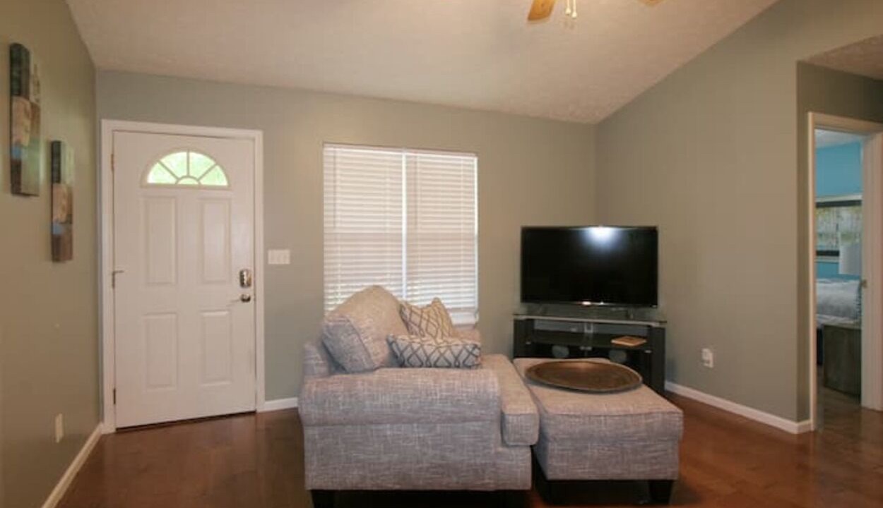 Photo of Livingroom in Crossville