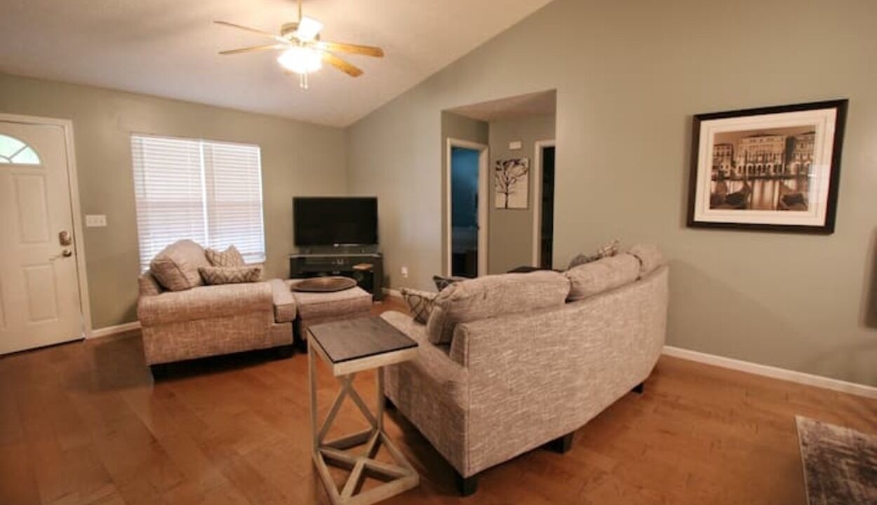 Photo of Livingroom in Crossville