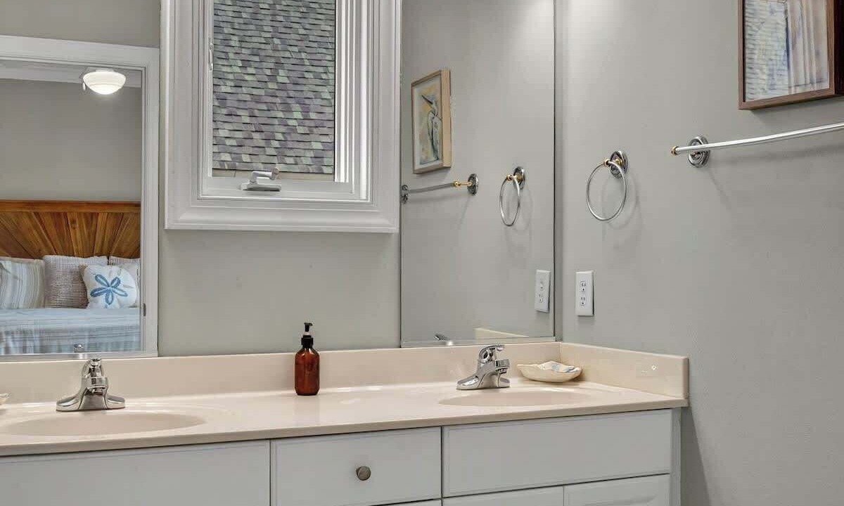 Photo of Bathroom in Ocean Isle Beach
