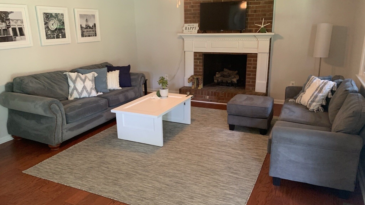 Photo of Livingroom in Burlington