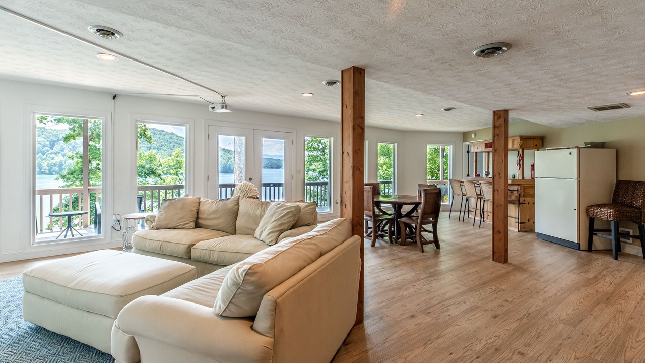Photo of Livingroom in Big Creek