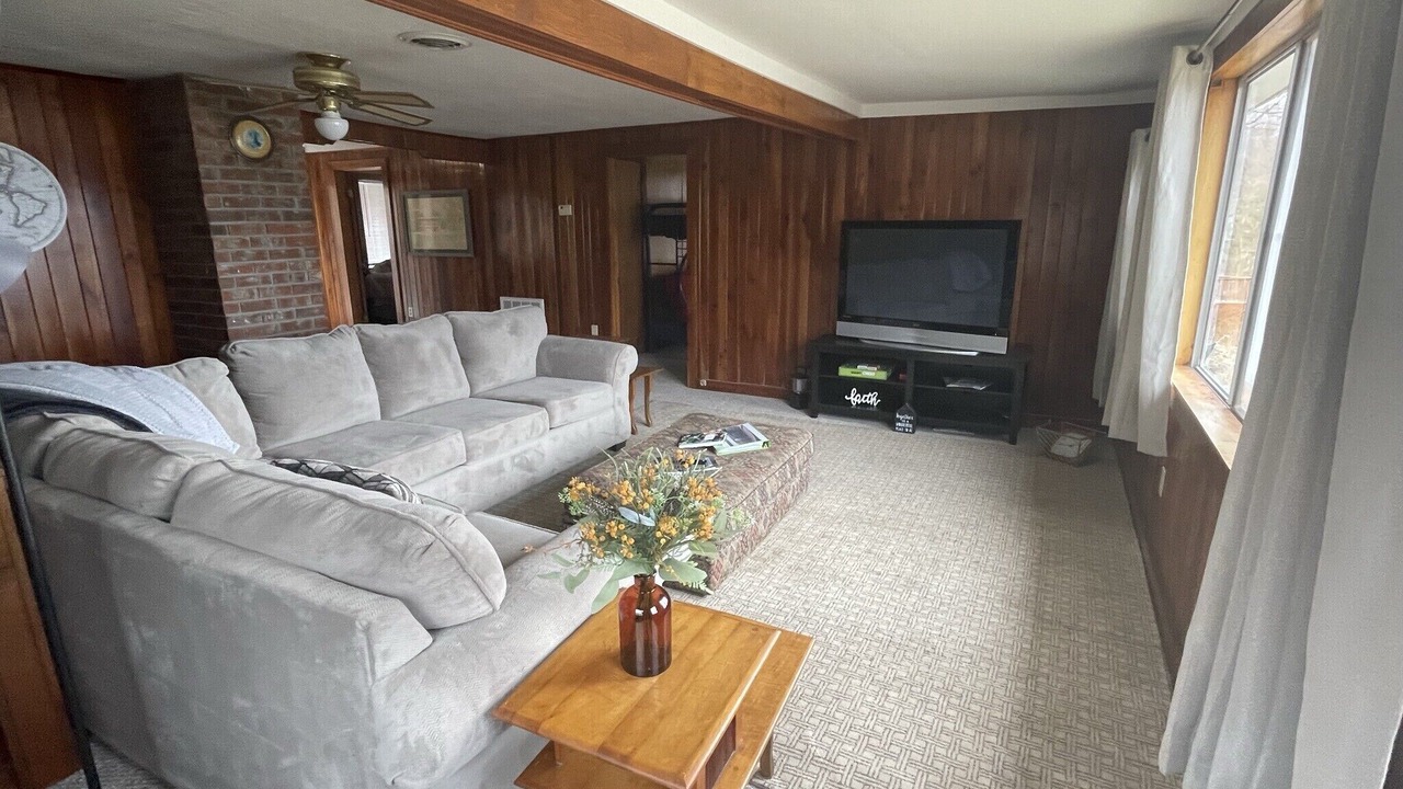 Photo of Livingroom in Bee Spring