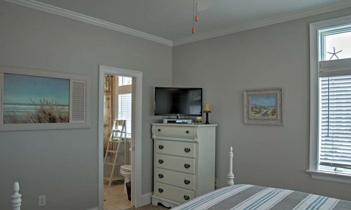 Photo of Bedroom in Carolina Beach