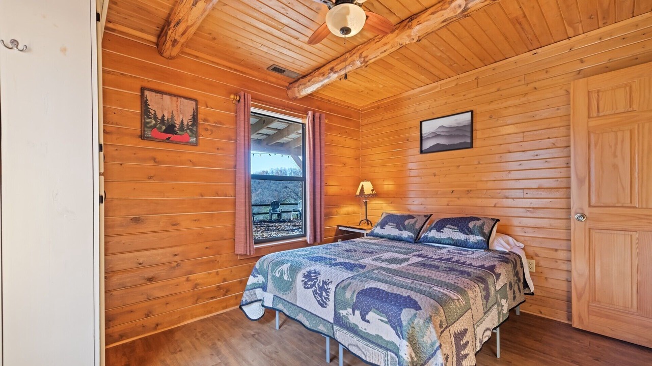 Photo of Bedroom in Bryson City