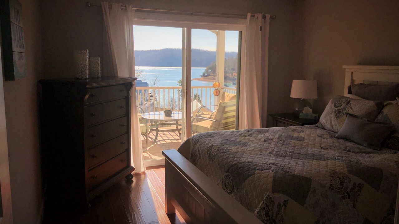 Photo of Bedroom in La Follette