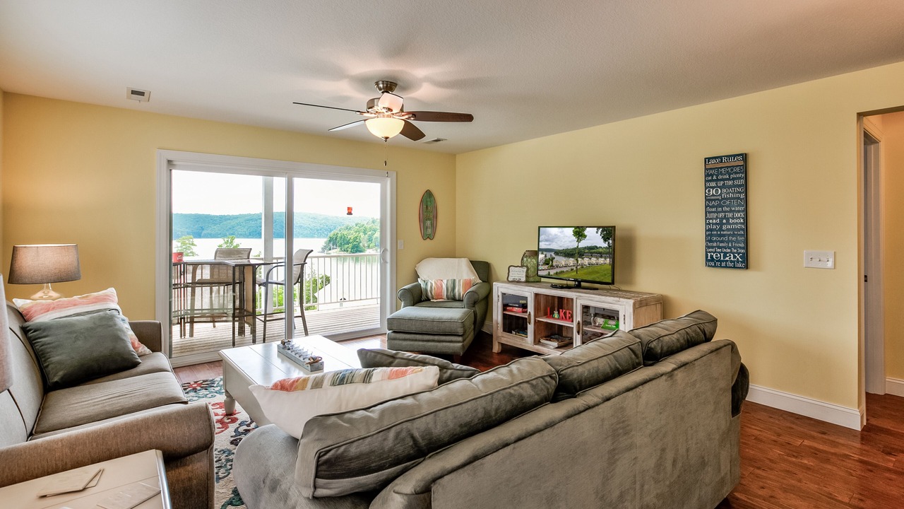 Photo of Livingroom in La Follette