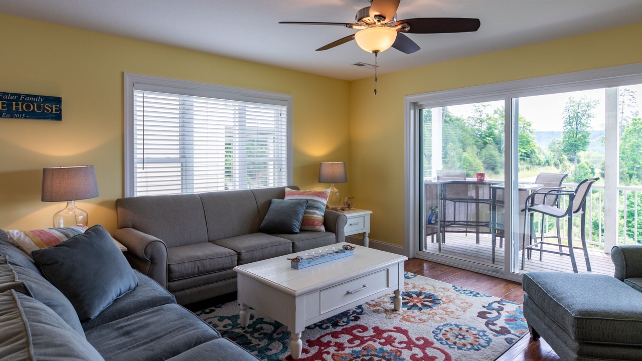 Photo of Livingroom in La Follette