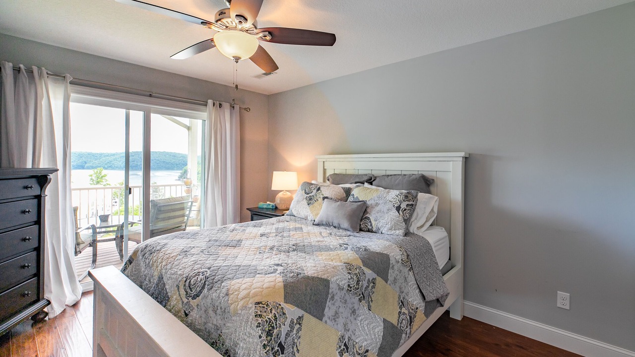 Photo of Bedroom in La Follette