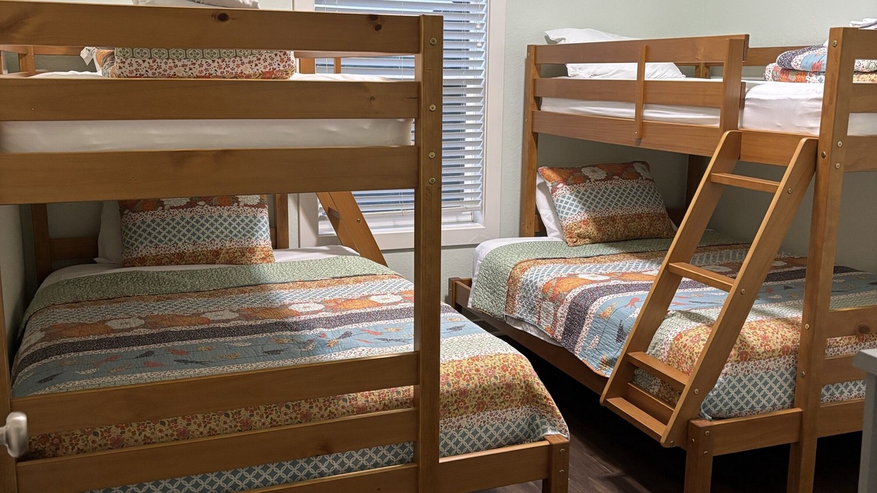 Photo of Bedroom in Whalehead Beach