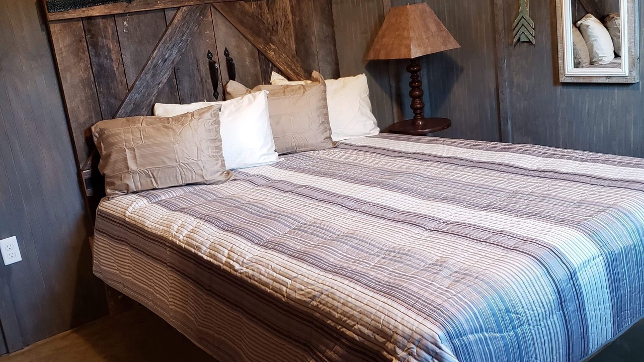 Photo of Bedroom in Newcomb