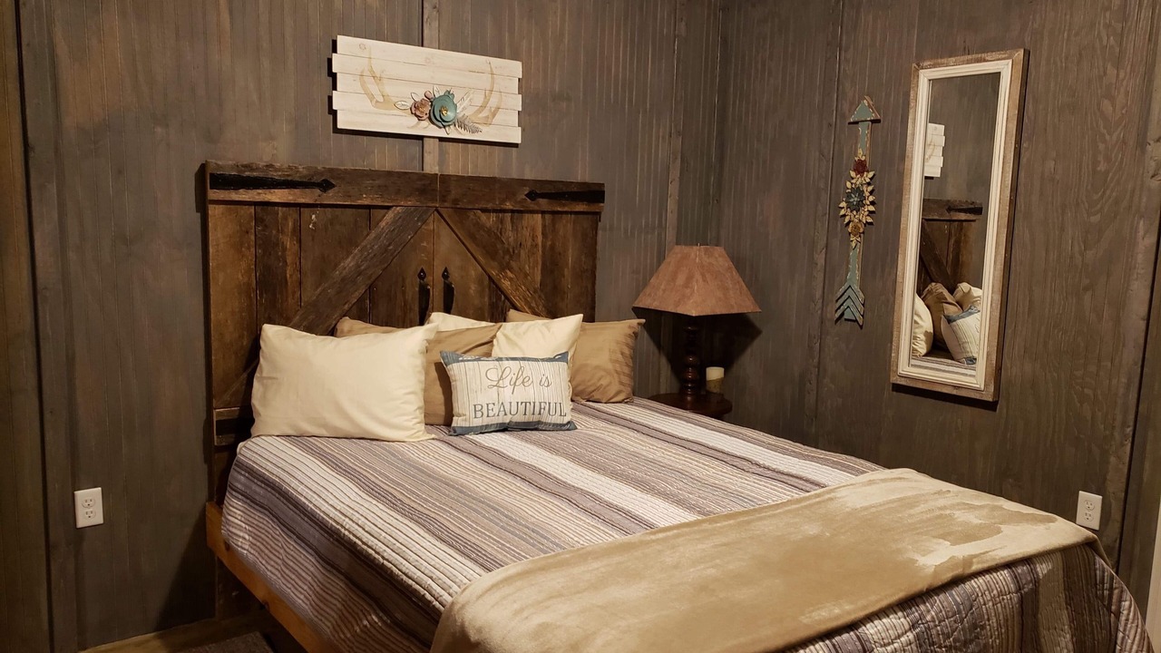 Photo of Bedroom in Newcomb