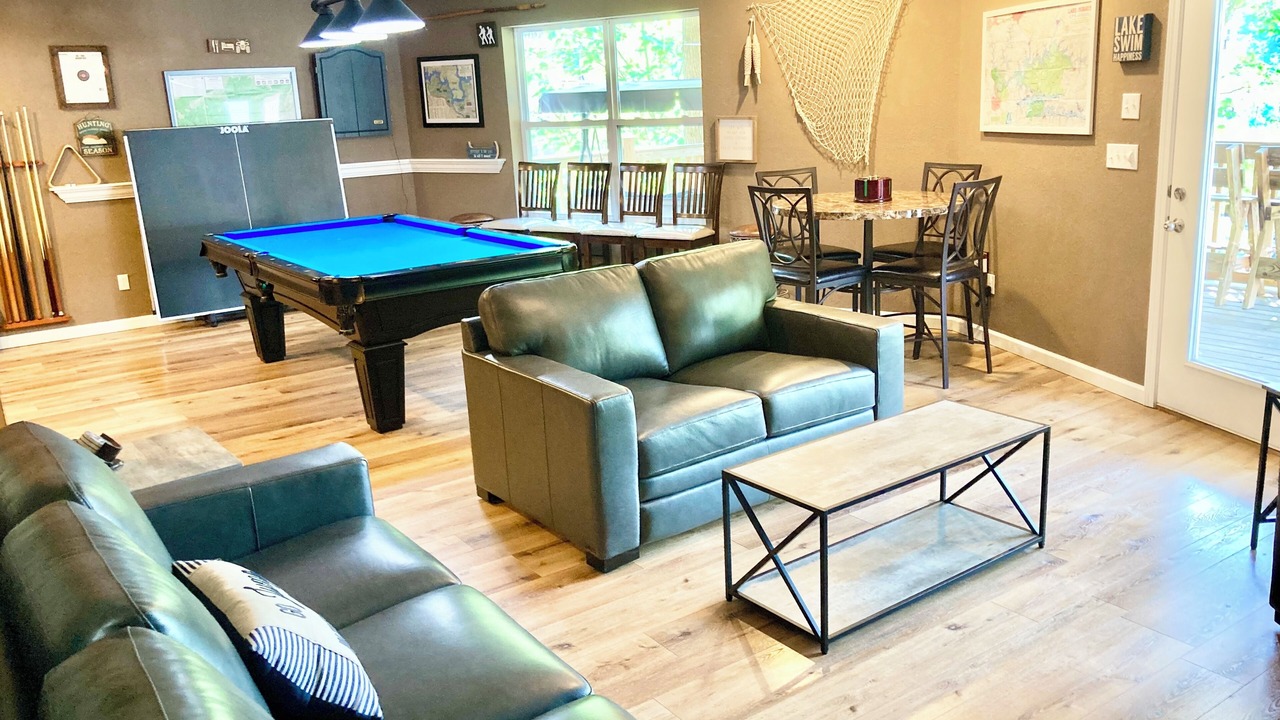 Photo of Livingroom in Lakeside Estates