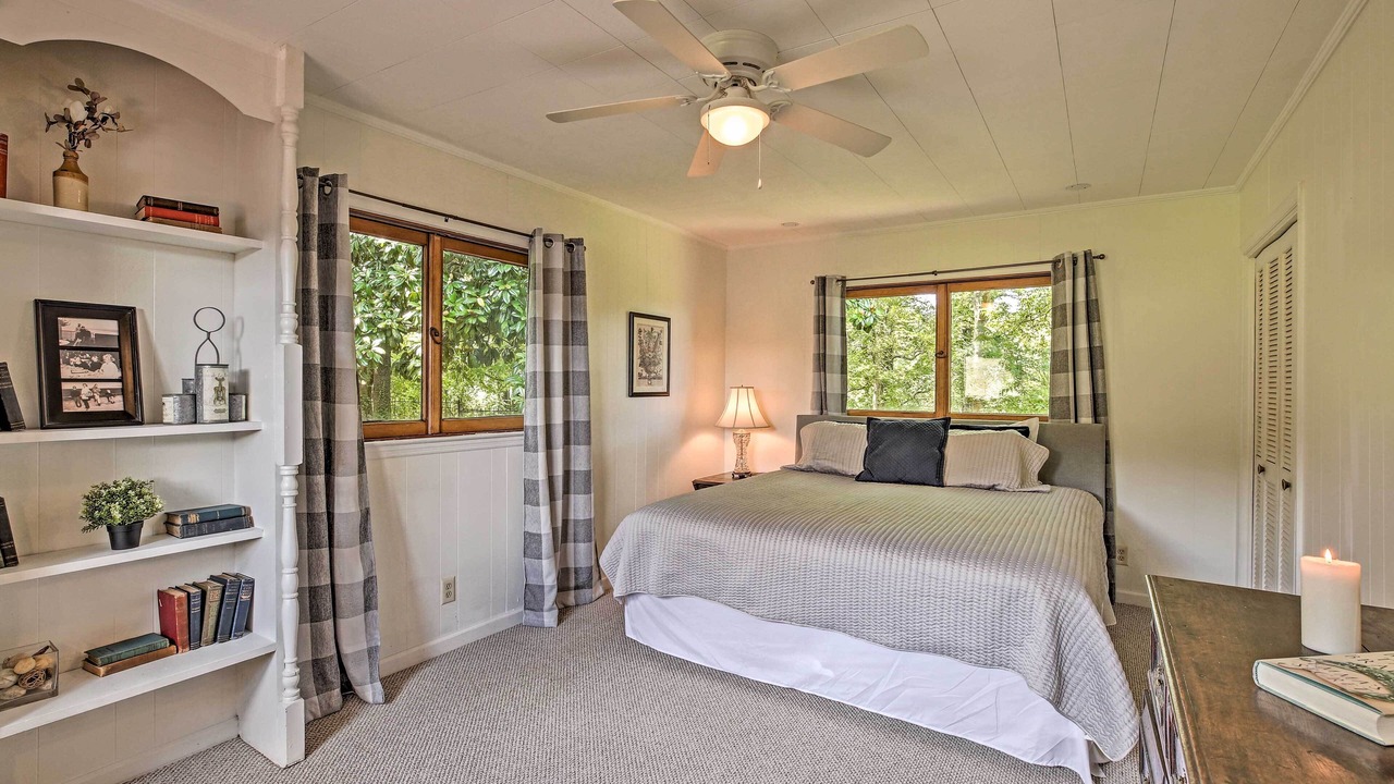 Photo of Bedroom in Summerville