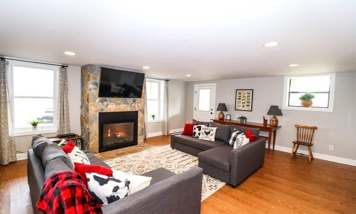Photo of Bedroom in Burks Fork