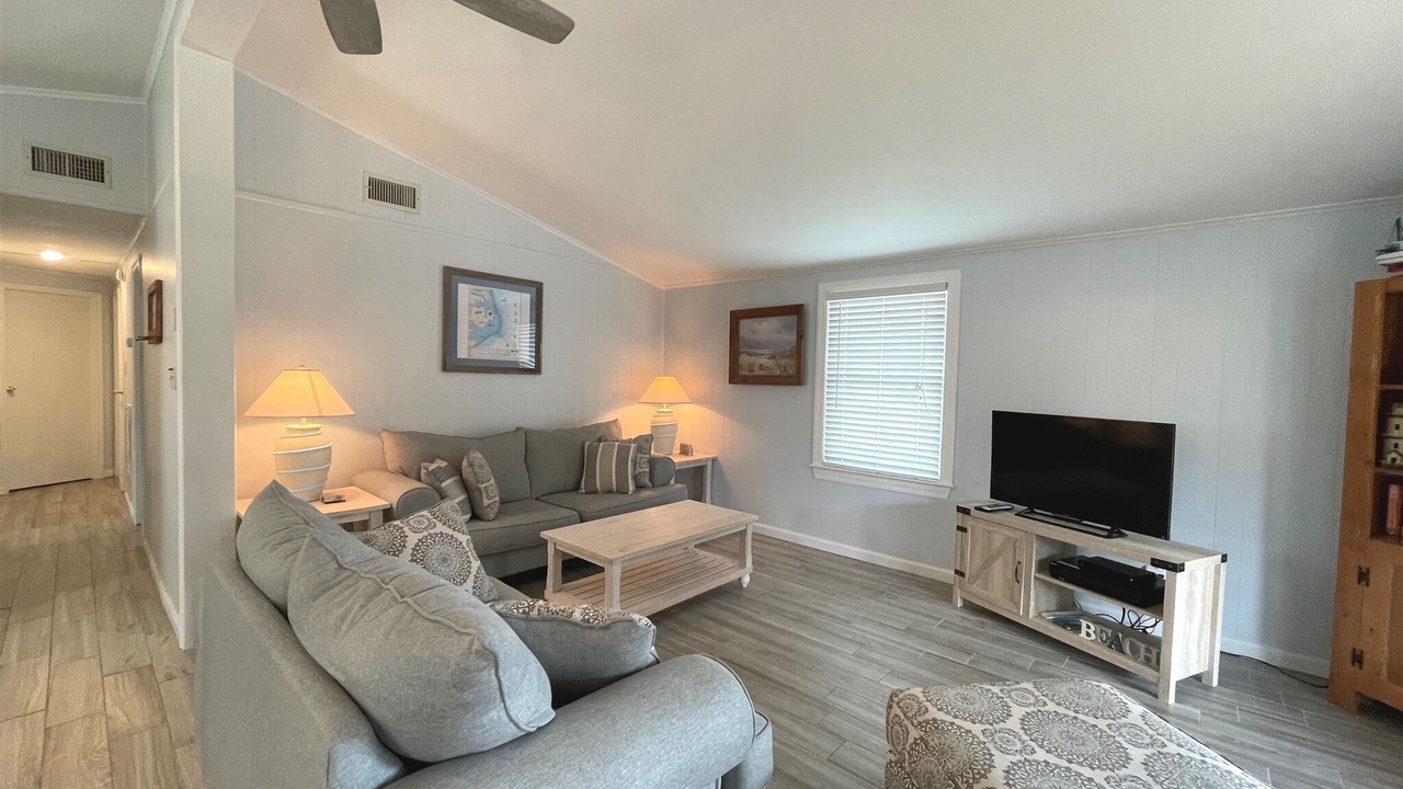Photo of Livingroom in Avon