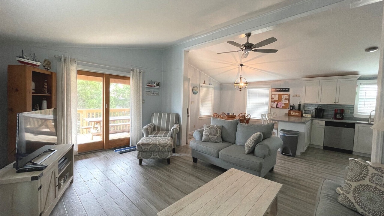 Photo of Livingroom in Avon