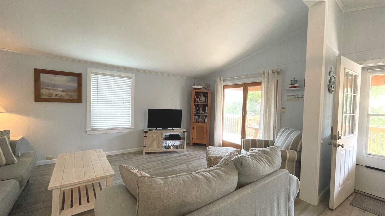 Photo of Livingroom in Avon