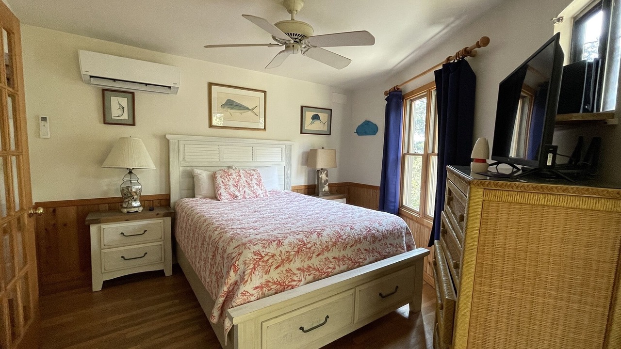 Photo of Bedroom in Avon