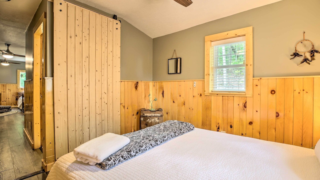 Photo of Bedroom in Rogers