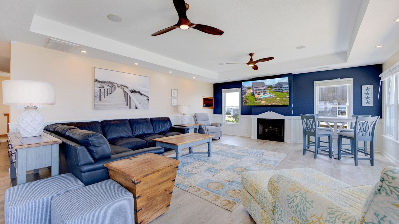 Photo of Bedroom in Wind Over Waves