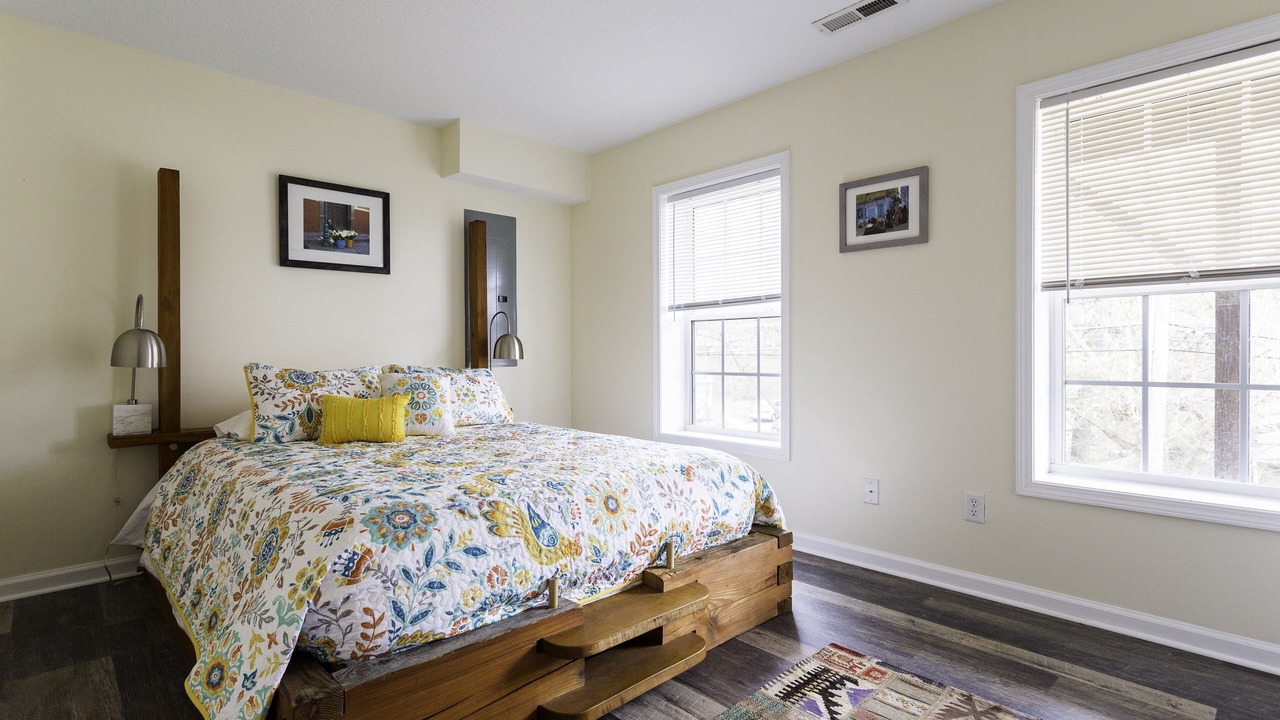 Photo of Bedroom in Woodfin