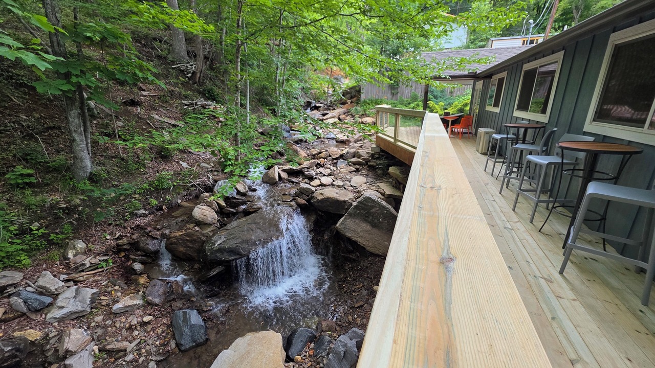 Photo of Patio Balcony in Weaverville